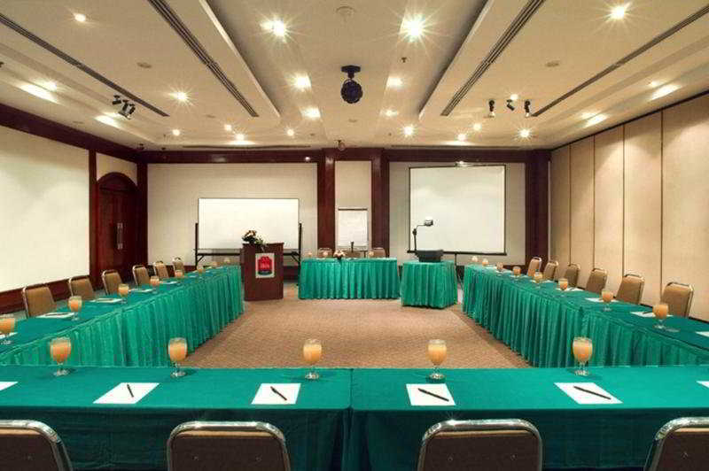 Arcadia Surabaya Hotel Dış mekan fotoğraf