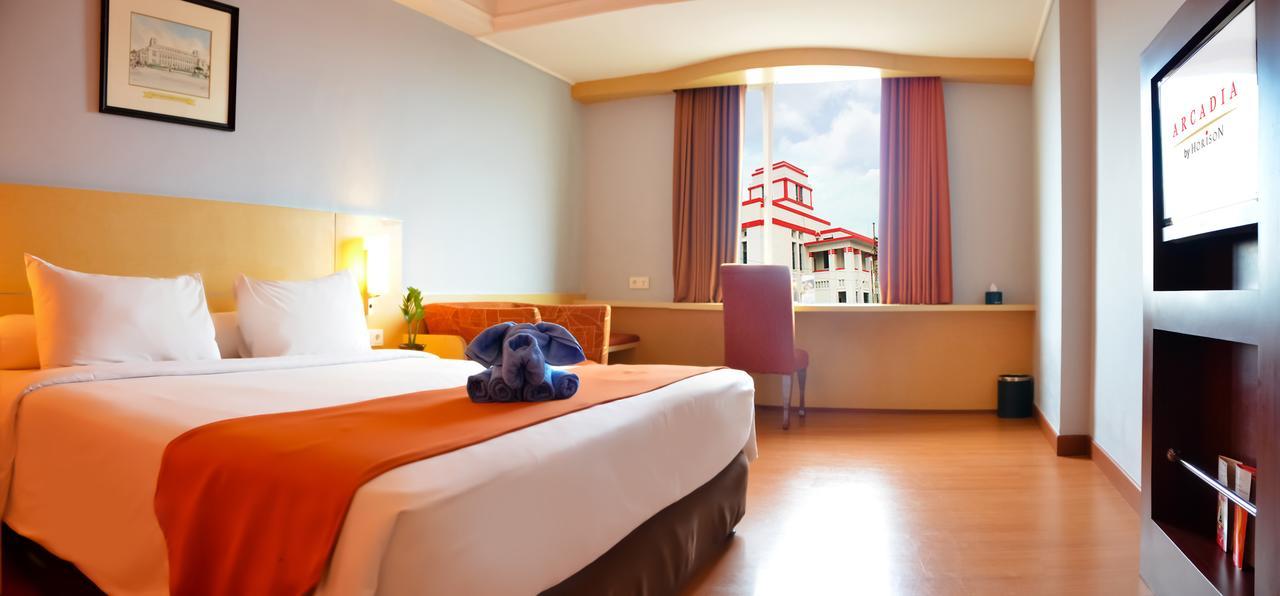 Arcadia Surabaya Hotel Dış mekan fotoğraf