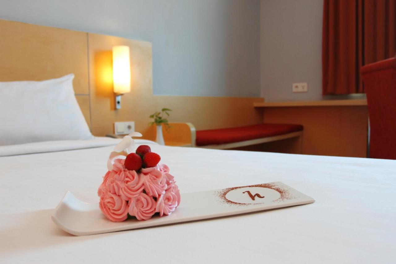 Arcadia Surabaya Hotel Dış mekan fotoğraf